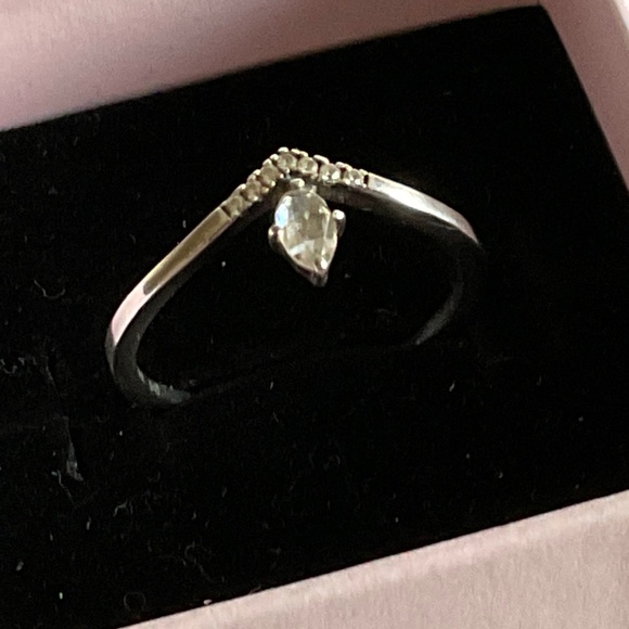 Pandora wishbone tiara ring - 7.5 size - Picture 7 of 8